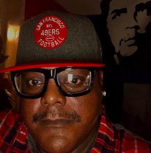 Meet your Posher, Theo